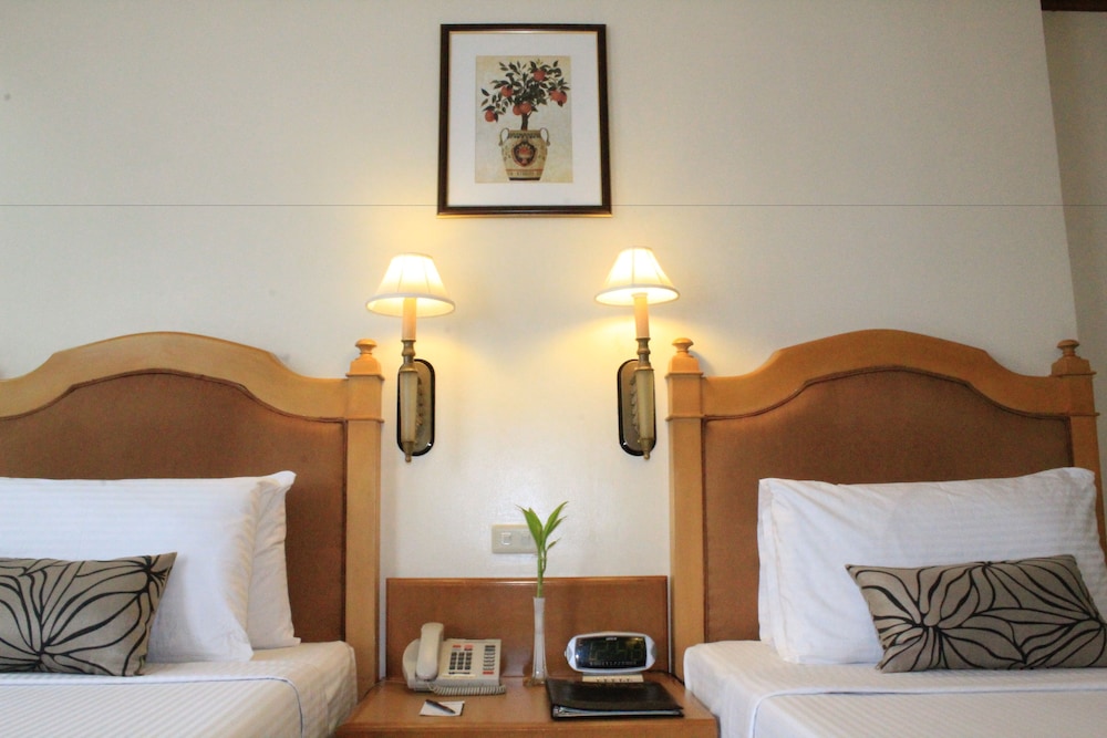 Palm Hotel Manila 24/38