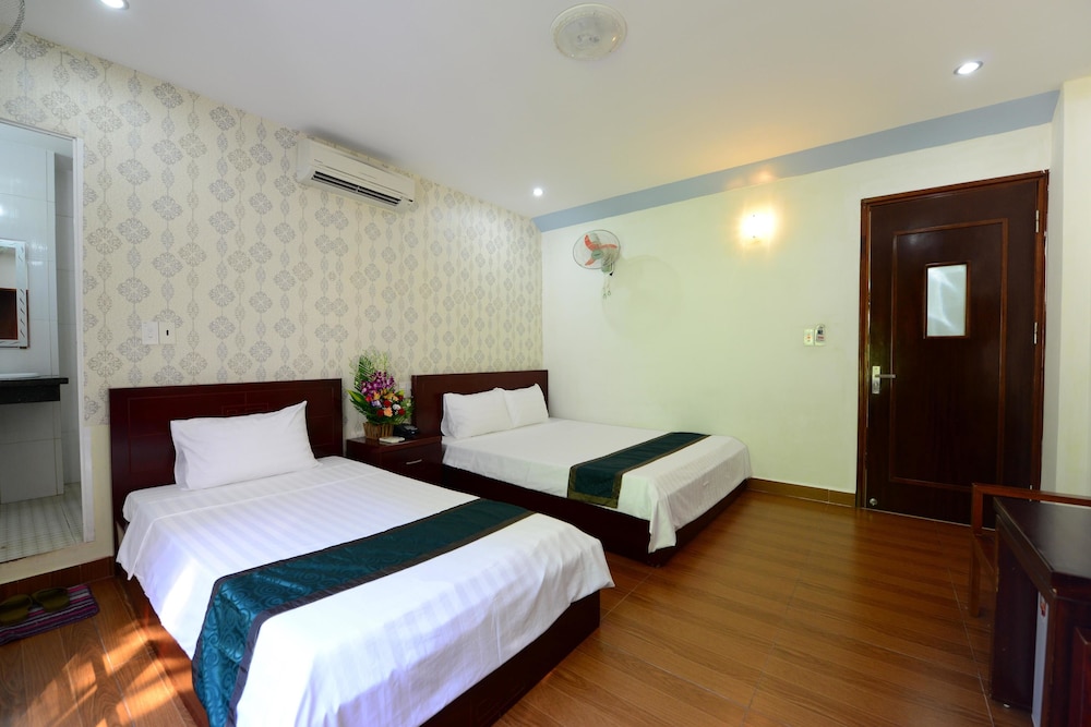 Catba Island Hotel 12/50