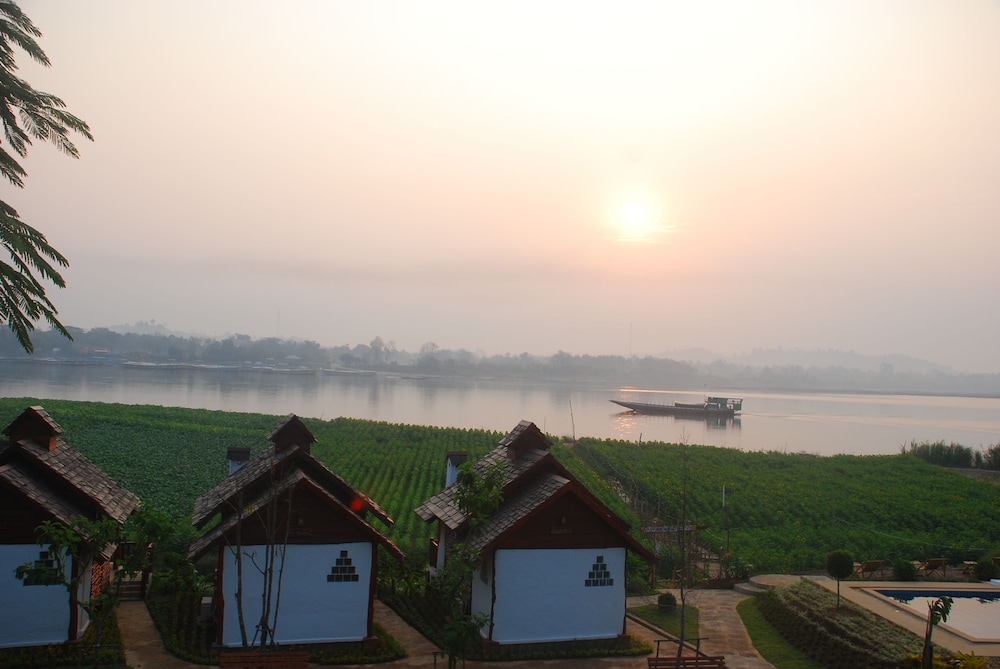 Gin's Maekhong View Resort & Spa 29/37