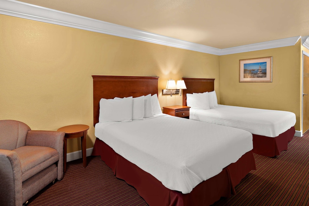 Standard, 2 Queen Beds