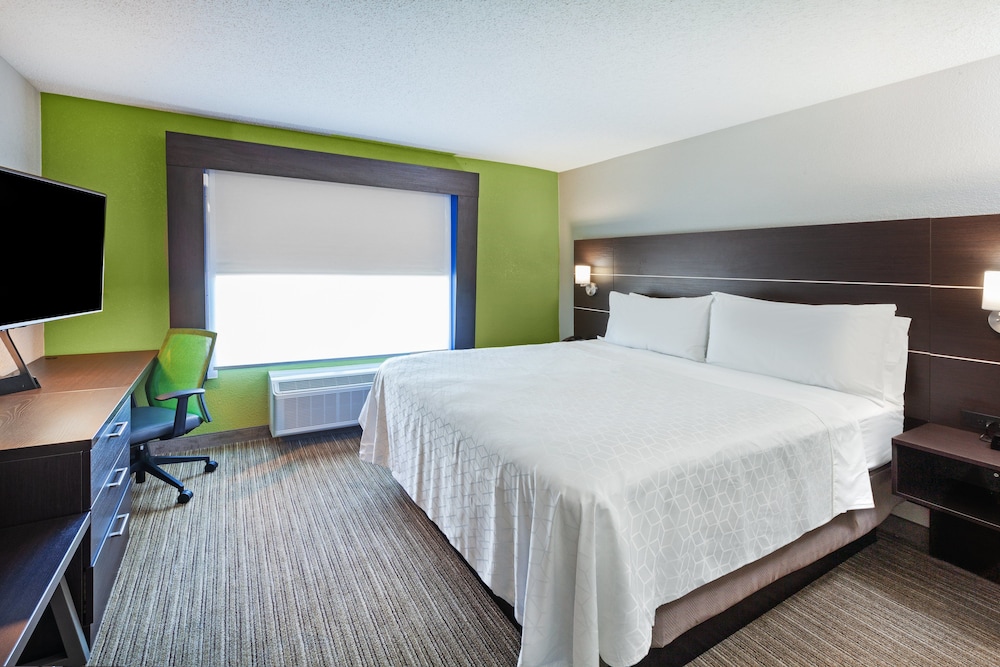 Holiday Inn Express New Orleans East 16/42