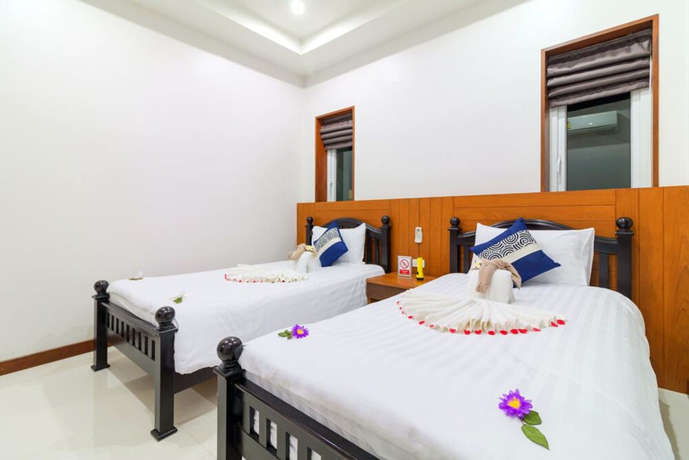 Surisa Seaview Pool Villas 14/38