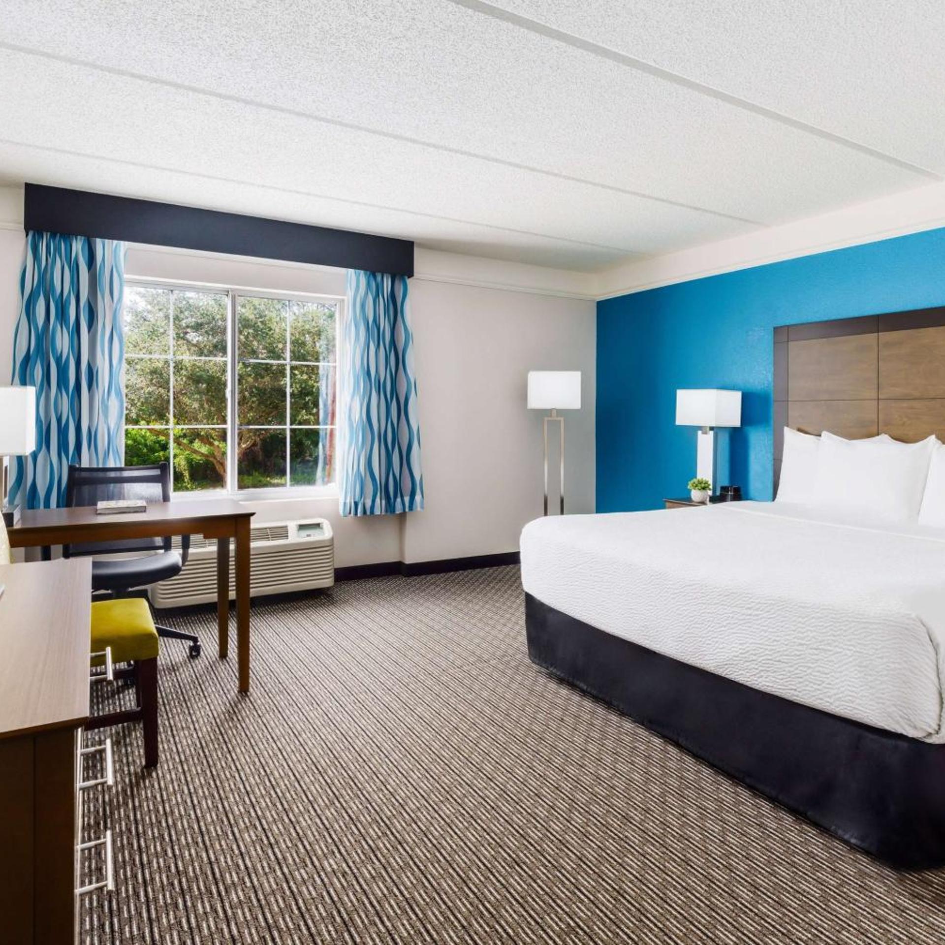 Room, King Bed, Bathtub, Accessible