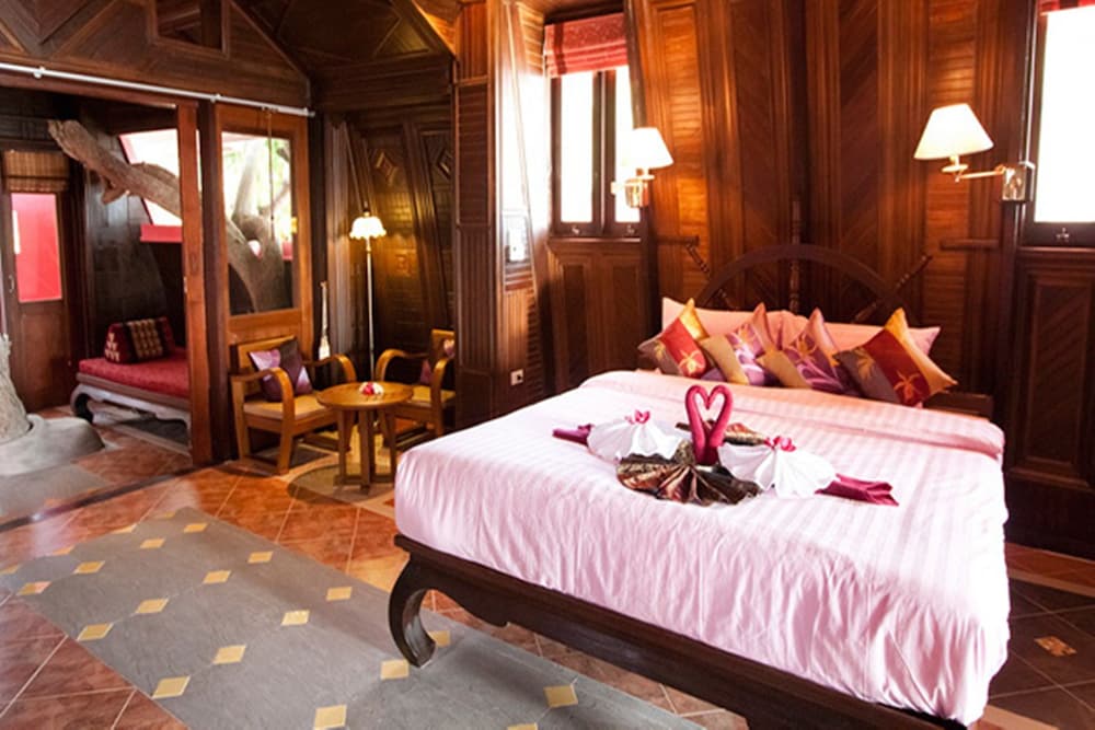 Boat, House, King Bed