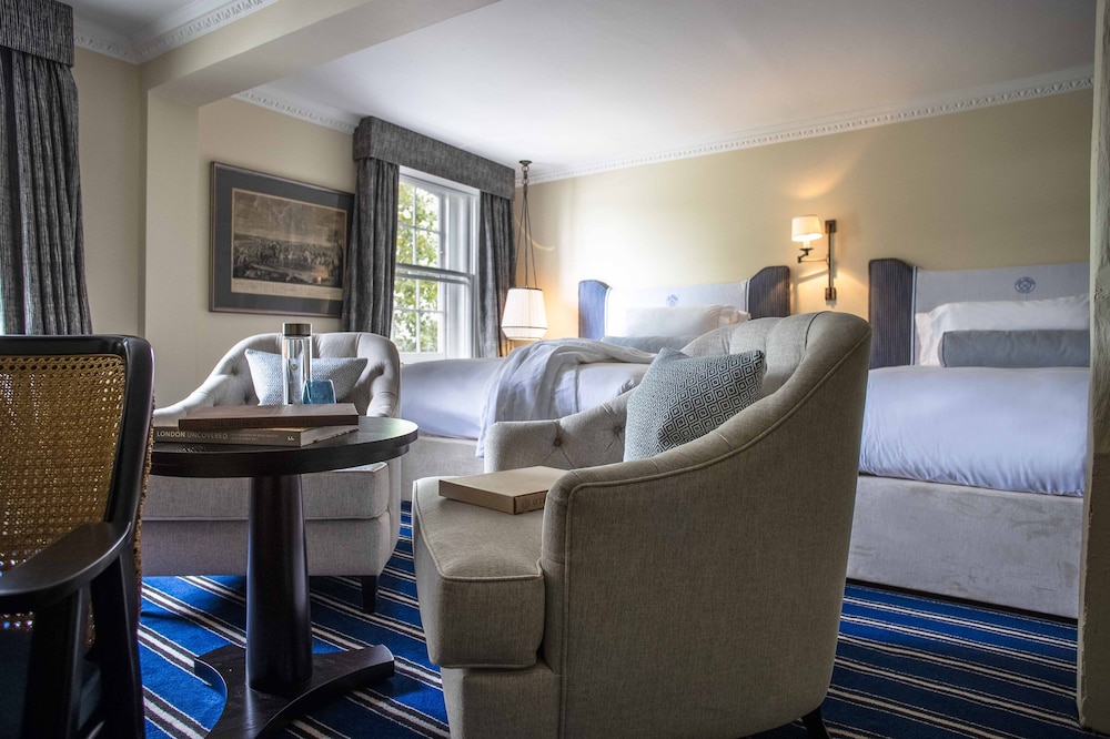 Red Lion Hotel 33/45