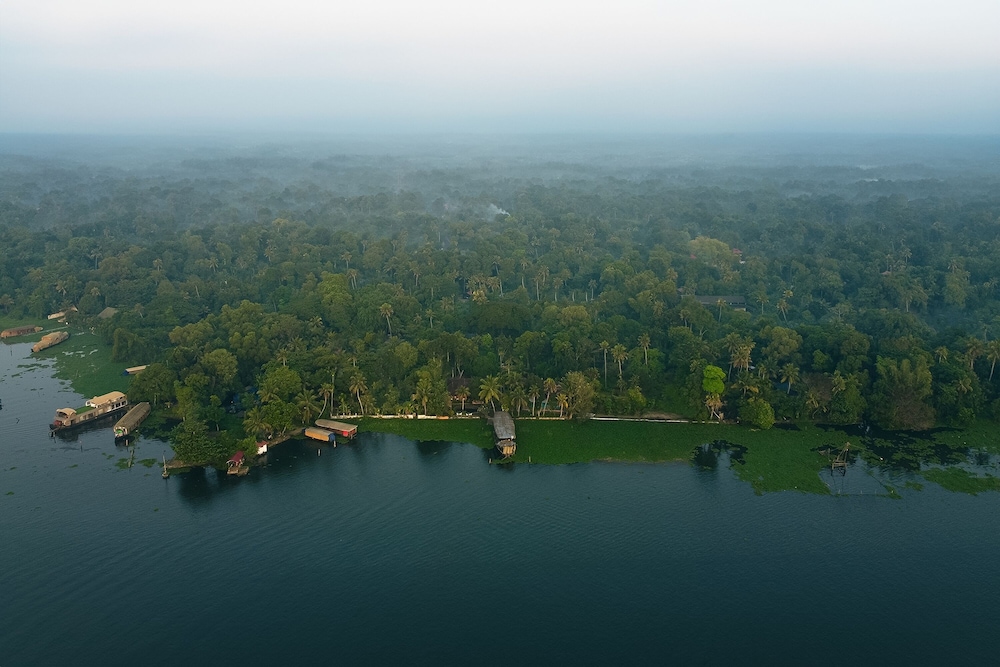 BluSalzz Escapade - Muhamma, Alleppey - Kerala by ZUZU 35/45