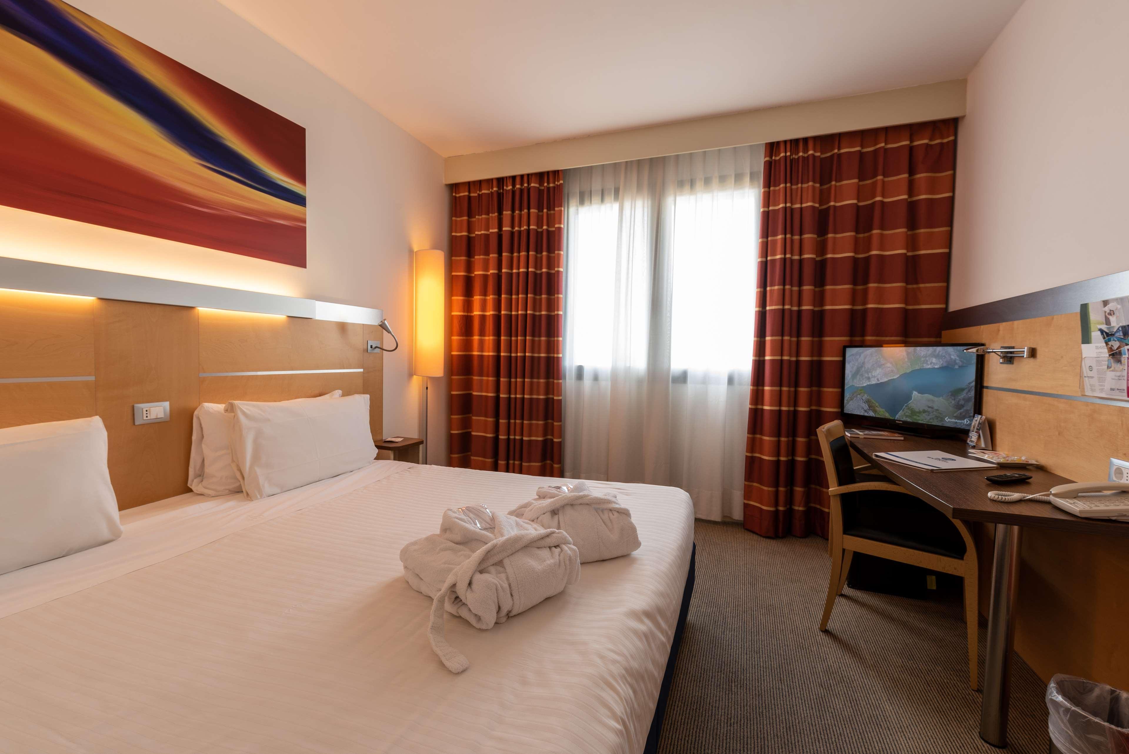 Standard, Double Bed