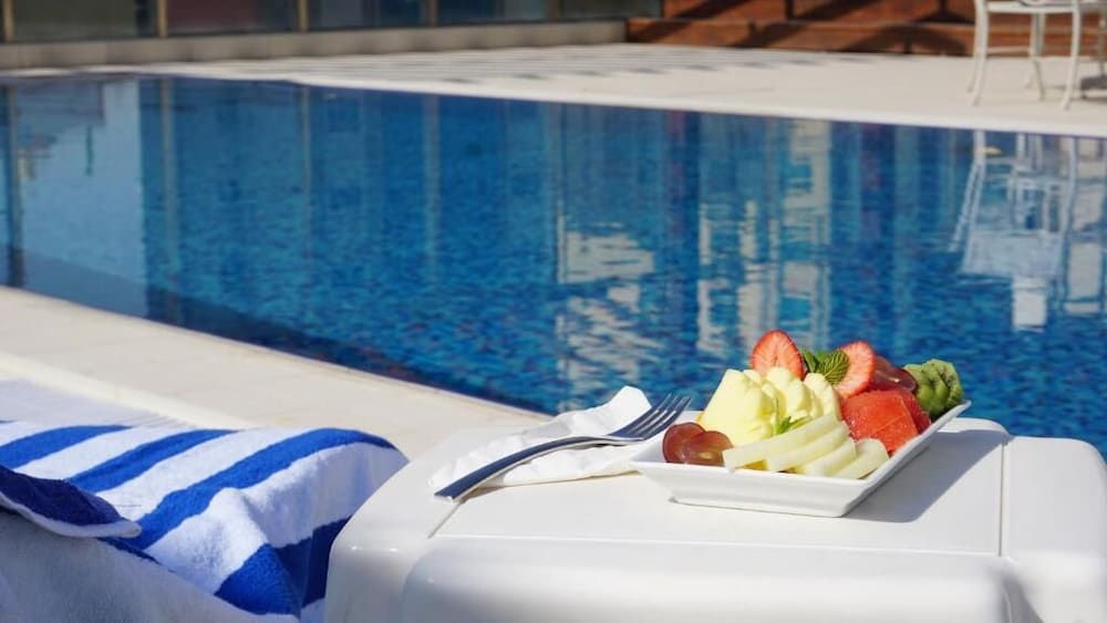 Al Kout Beach Hotel 34/36