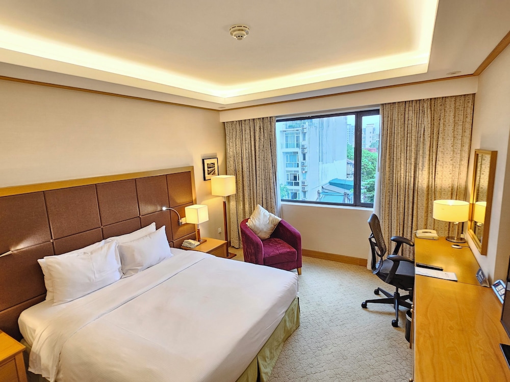 ROOM, KING BED, CITY VIEW