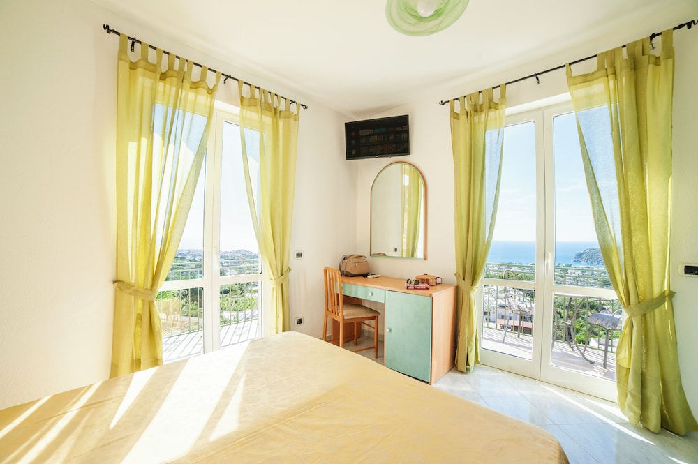 ROOM, DOUBLE OR TWIN BED, SEA VIEW