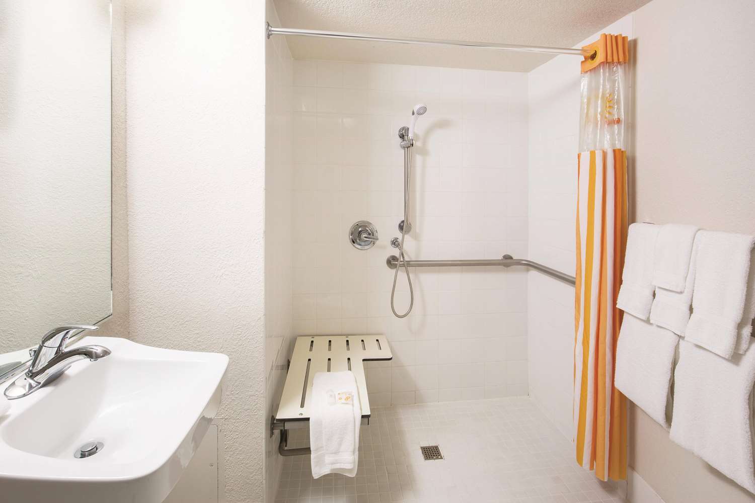 Howard Johnson by Wyndham Sacramento Downtown 55/58