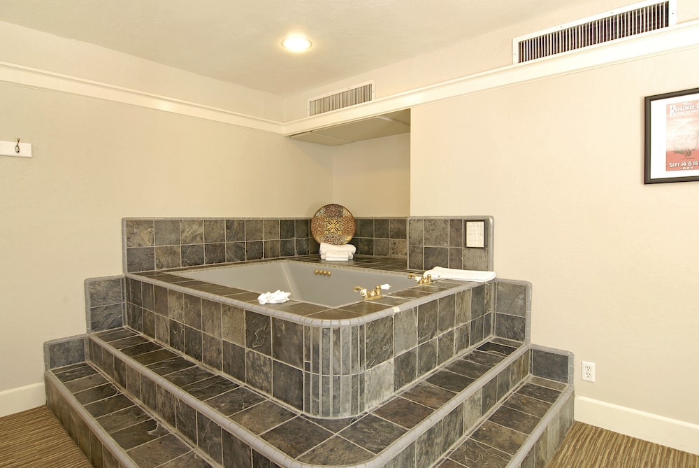 Palm Canyon Hotel and RV Resort 11/73