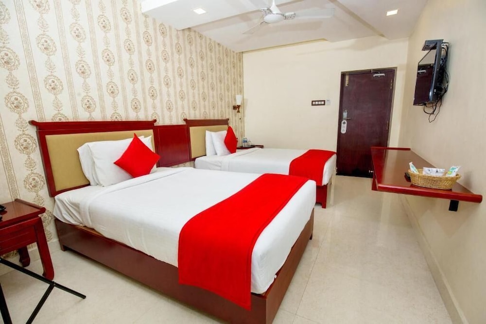 Oyo 14759 Hotel President 19/55