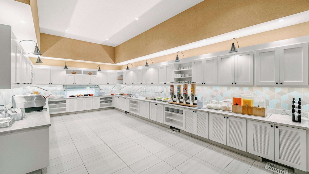 Hyatt Place Pasadena 50/66