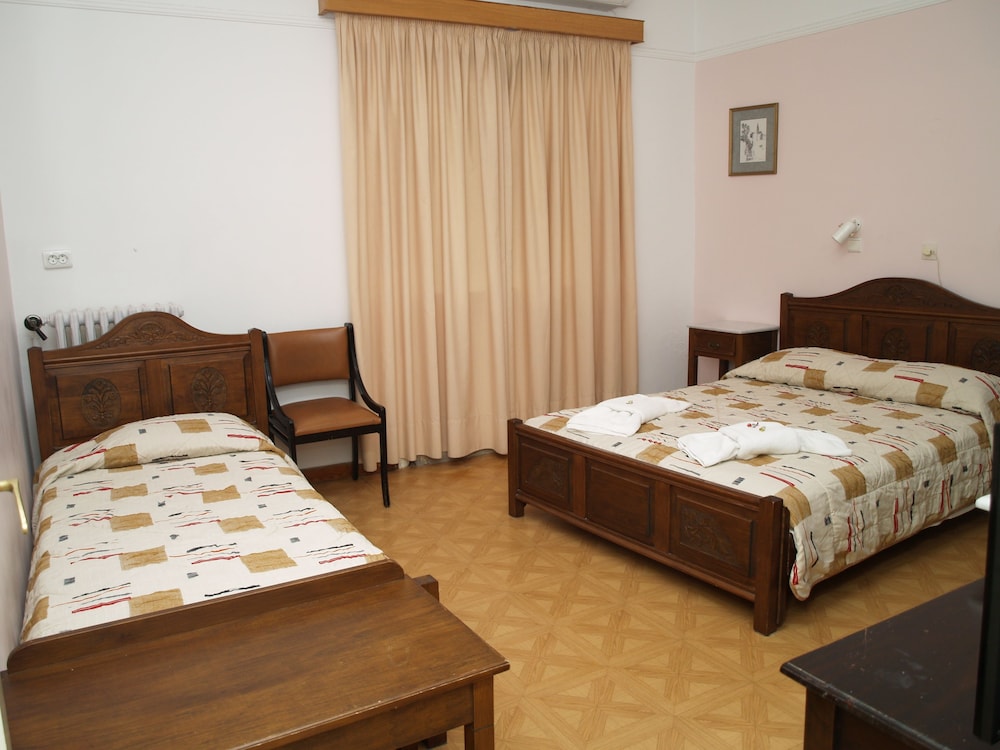 Hotel Acropolis House 12/94