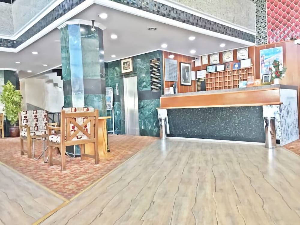 Nil Hotel 4/30