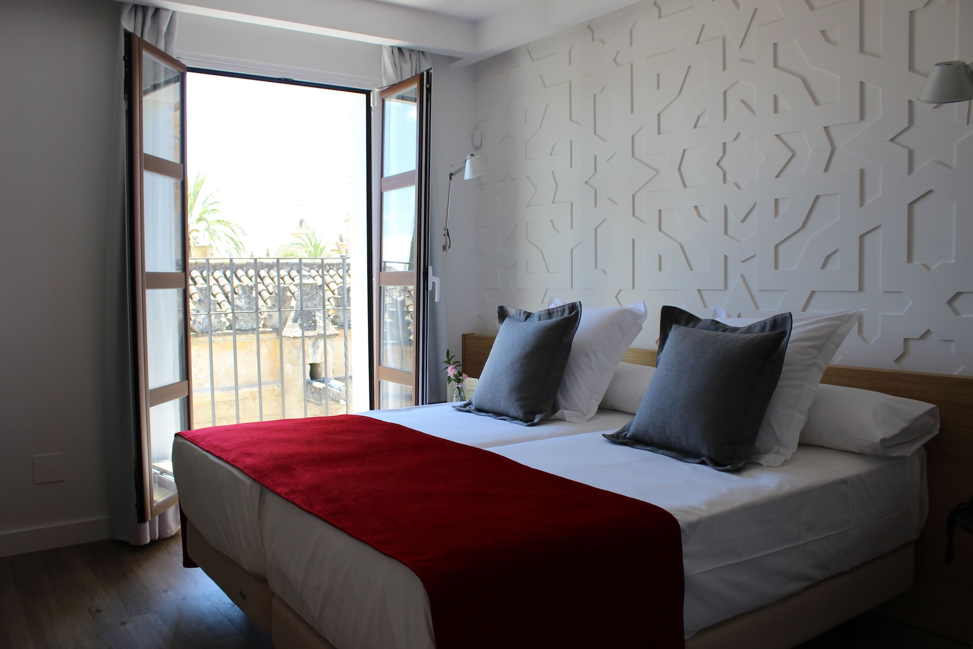 ROOM, DOUBLE BED, CITY VIEW