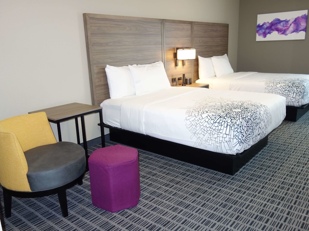 La Quinta Inn & Suites By Wyndham San Antonio Alamo City 22/49