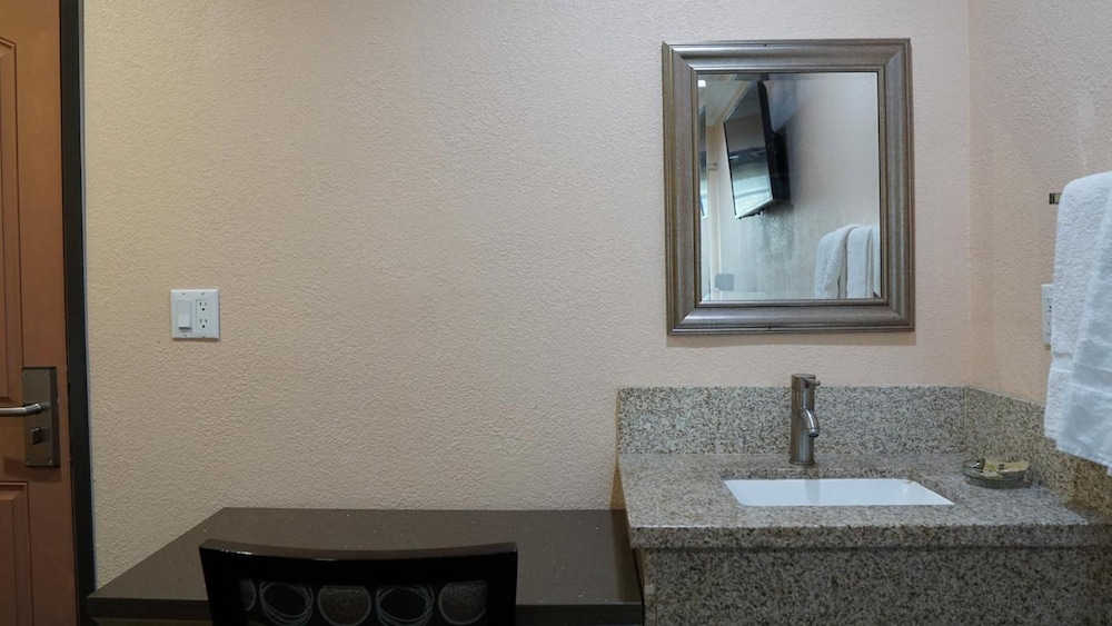 Holly Crest Hotel - Los Angeles, LAX Airport 21/26