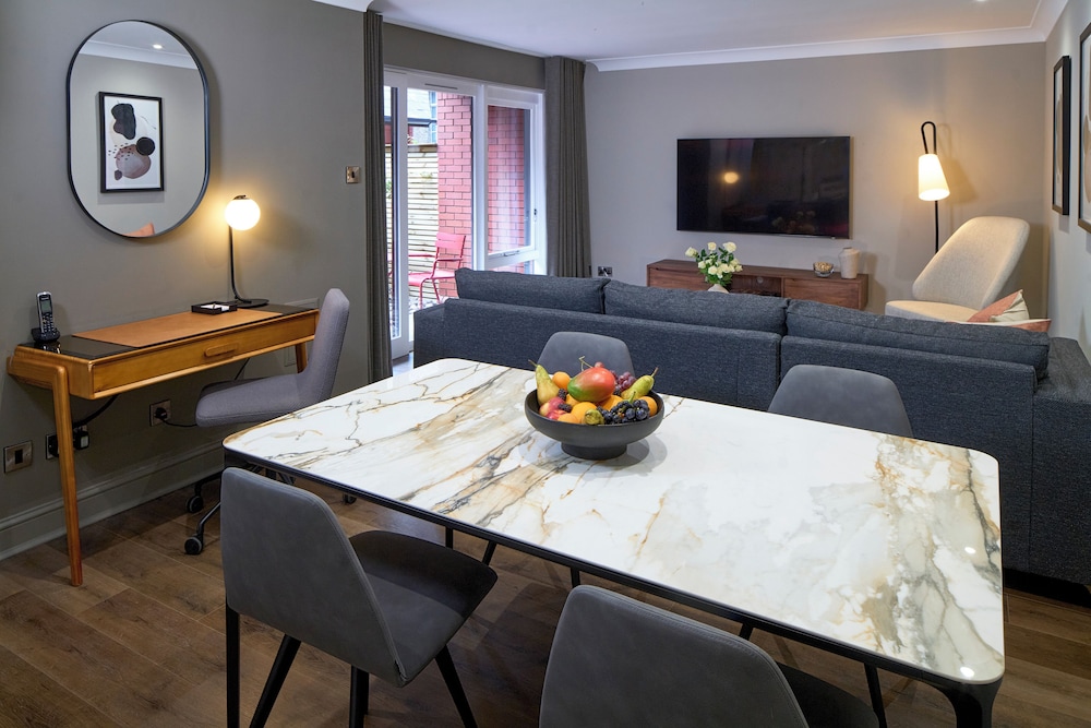 Cheval Knightsbridge 38/50