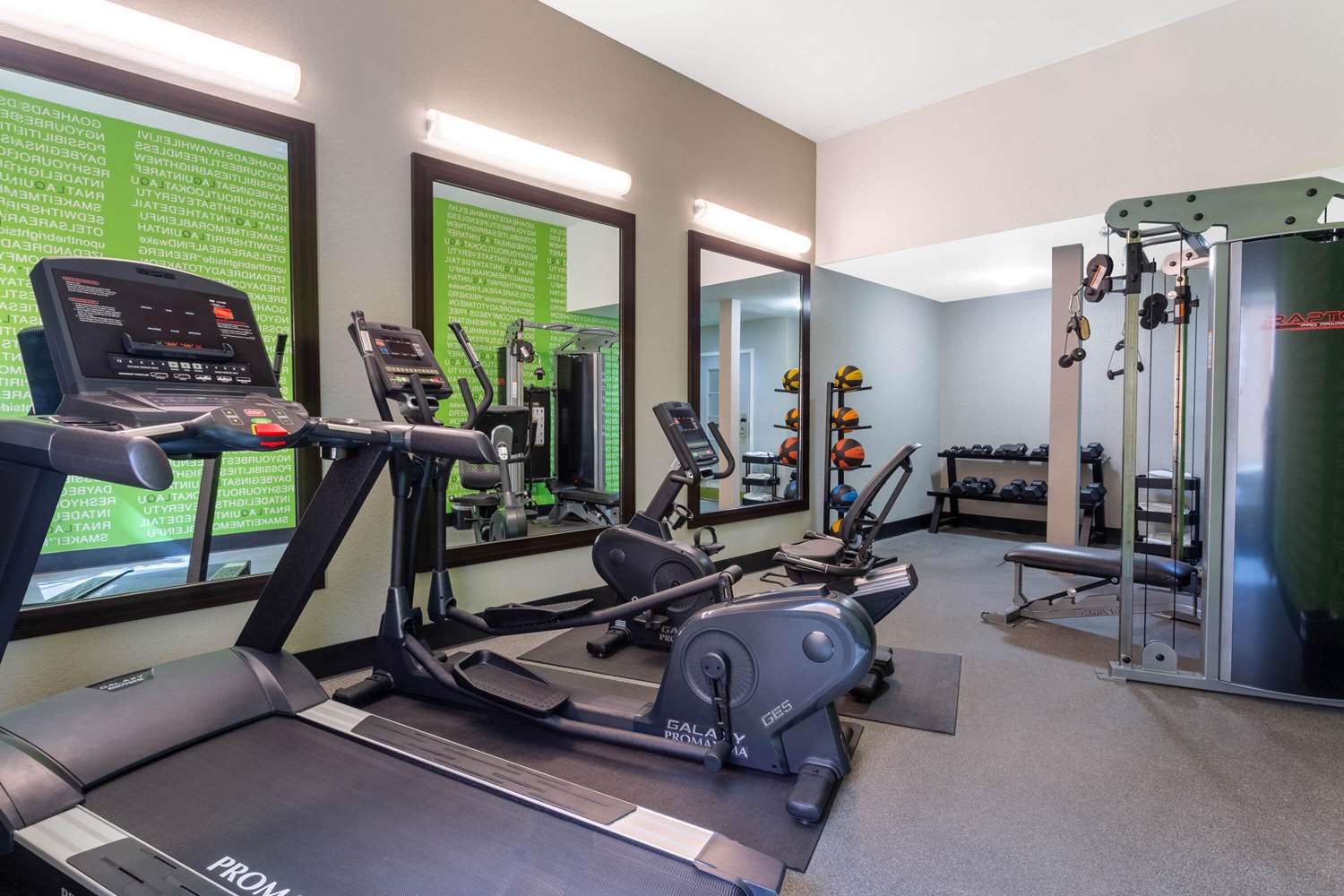 La Quinta Inn & Suites by Wyndham - Tampa South 14/27