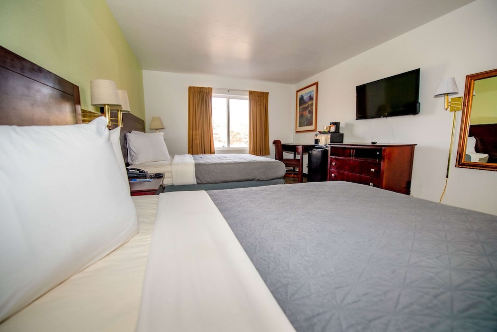 Rodeway Inn Central Colorado Springs, CO 19/51