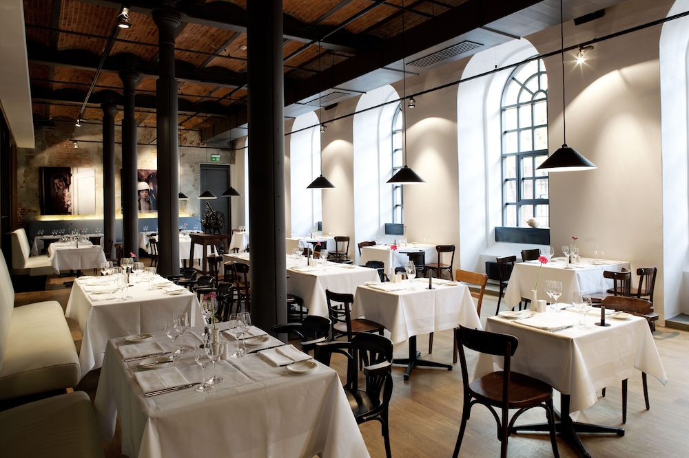 restaurant cafeteria