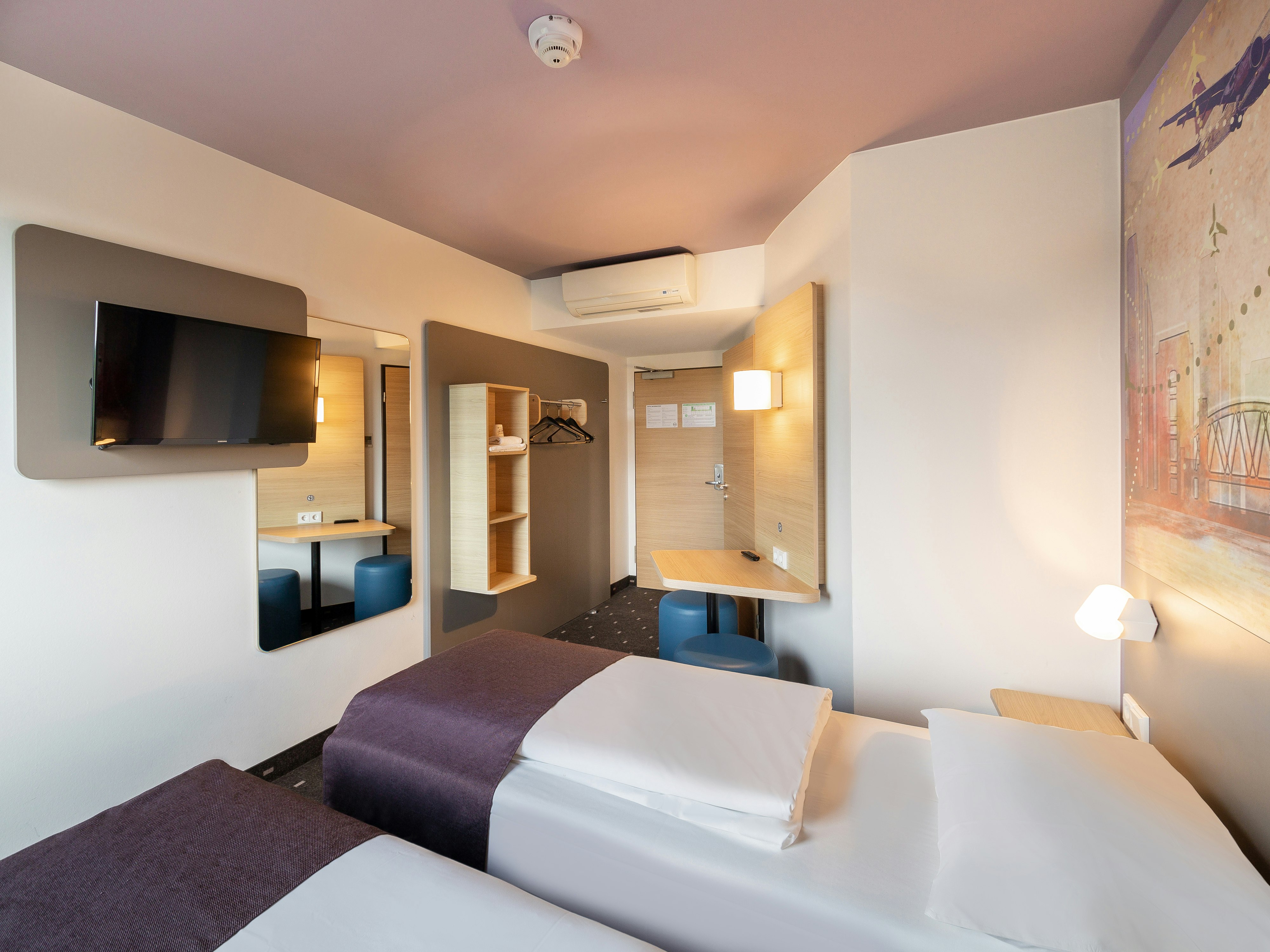 B&B Hotel Dusseldorf-Airport 5/30