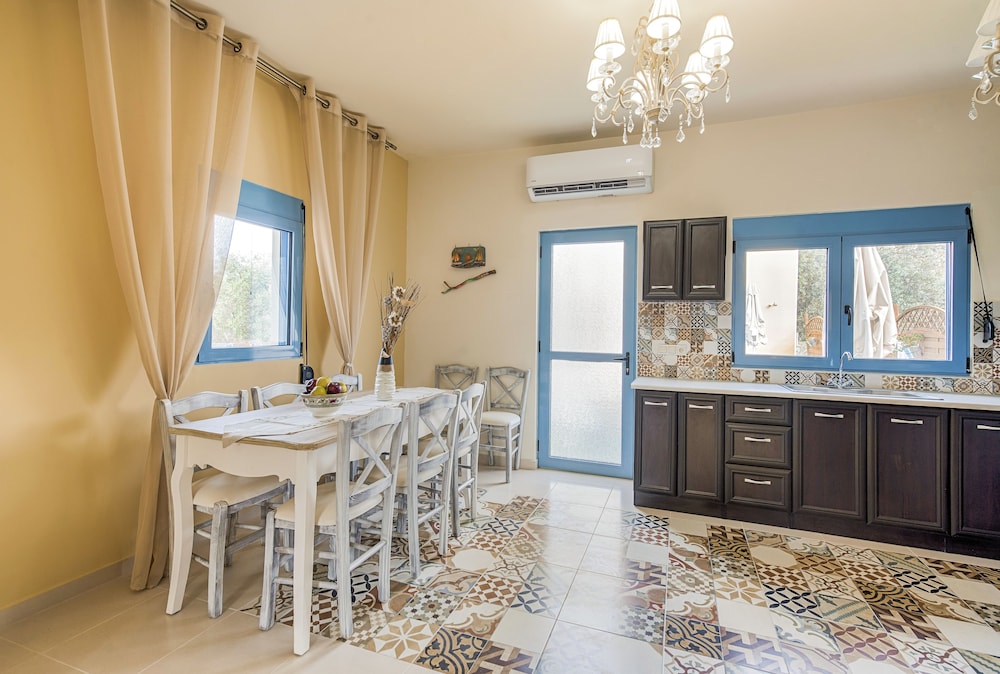 Luxury Retro Villas 9/54