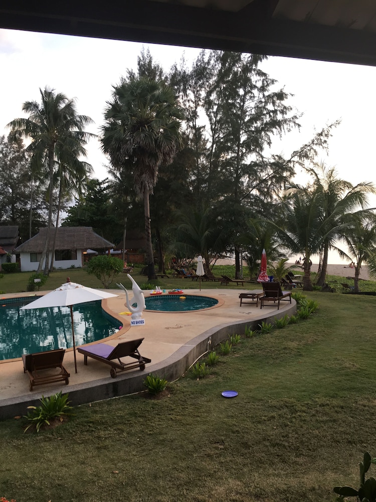 Good Days Lanta Chalet Resort 38/62