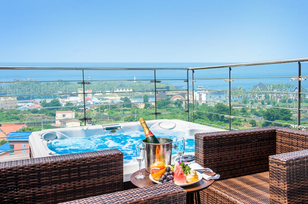 Ramada by Wyndham Jeju Hamdeok 58/70