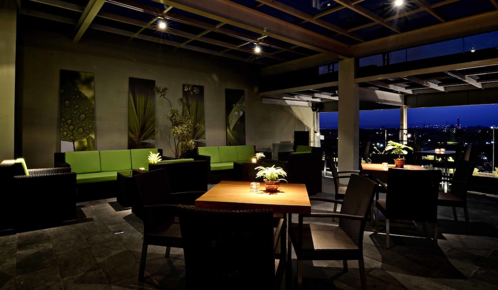 Savana Hotel Convention 48/64