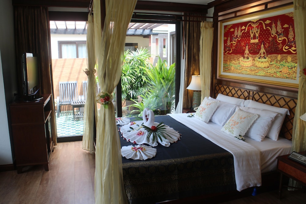 P P Palmtree Resort 12/50