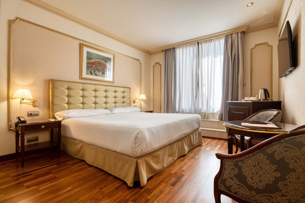 CLASSIC, DOUBLE OR TWIN BED