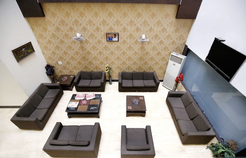 HOTEL PARADISE INN 18/26