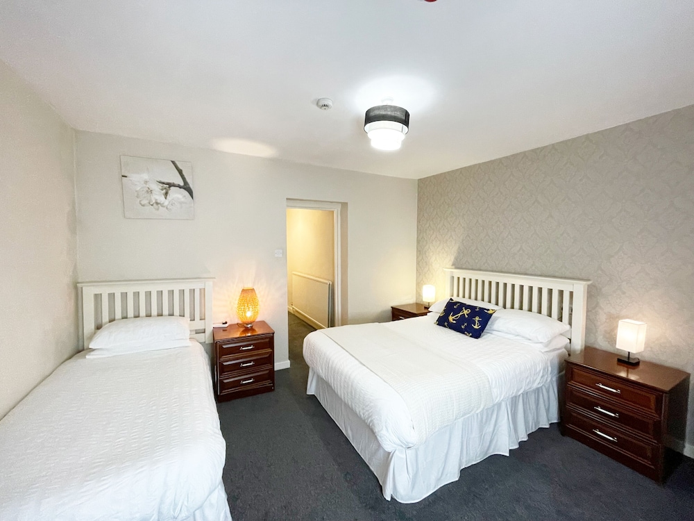 Anchor Hotel 13/50