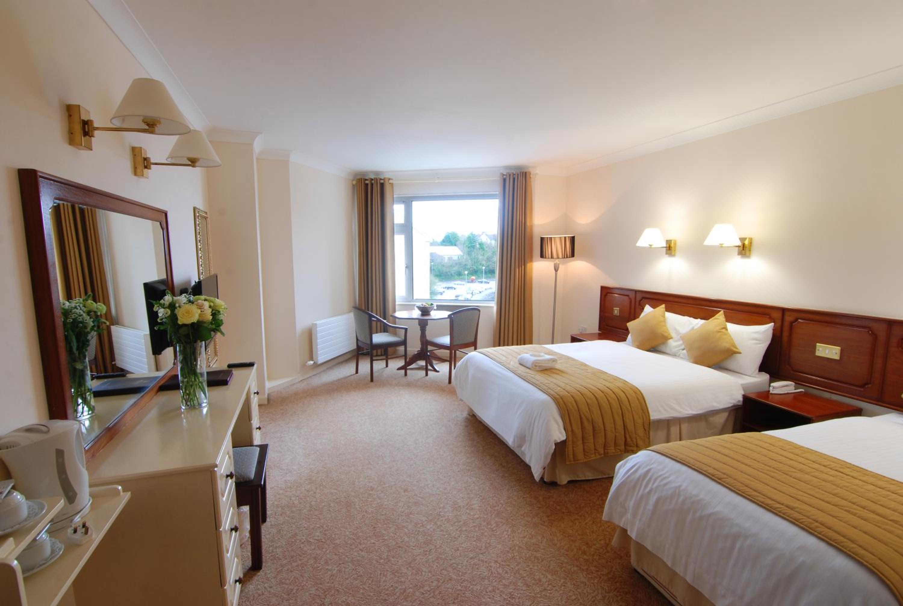 Room, Triple