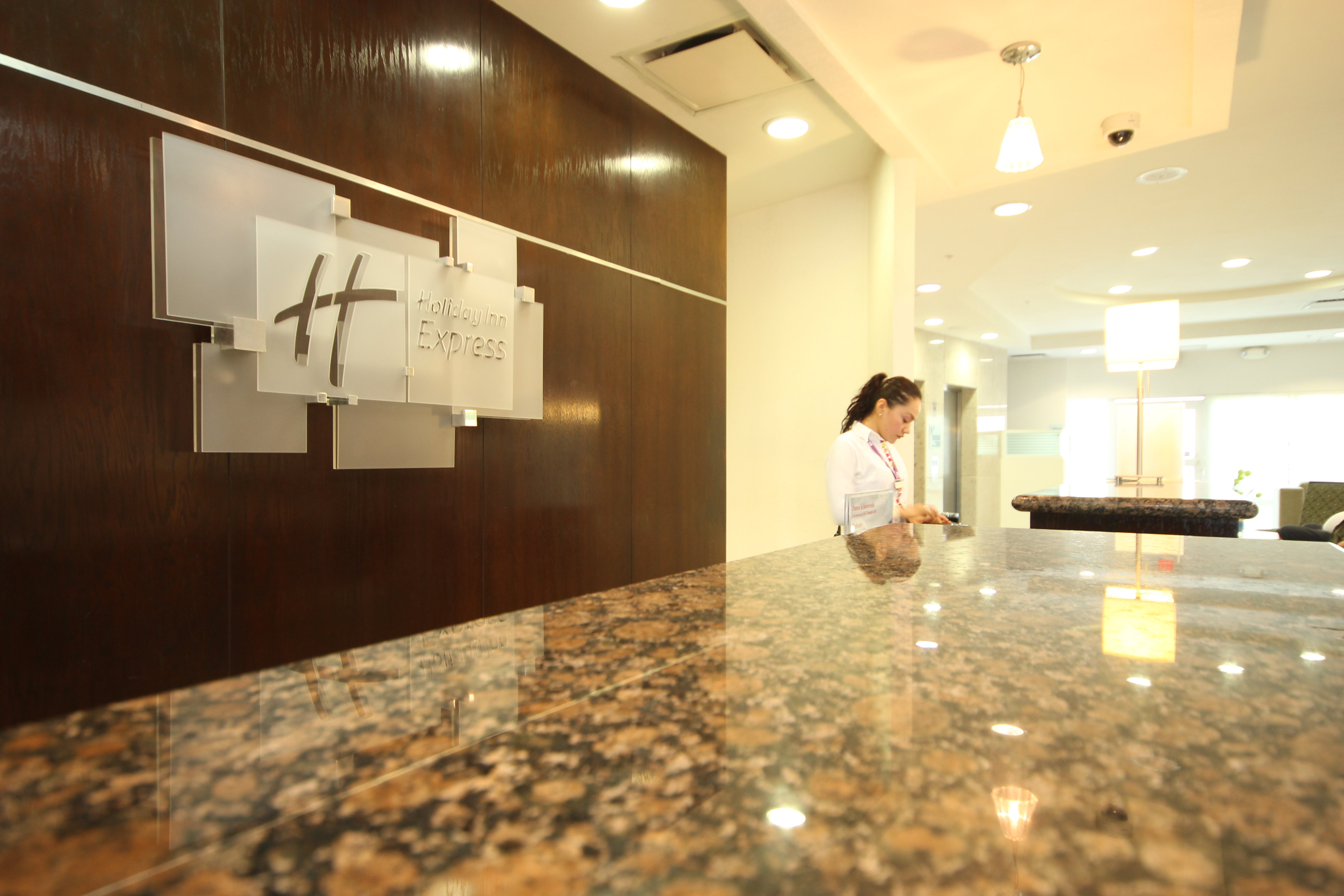 Holiday Inn Express Tuxtla Gutierrez La Marimba 6/25