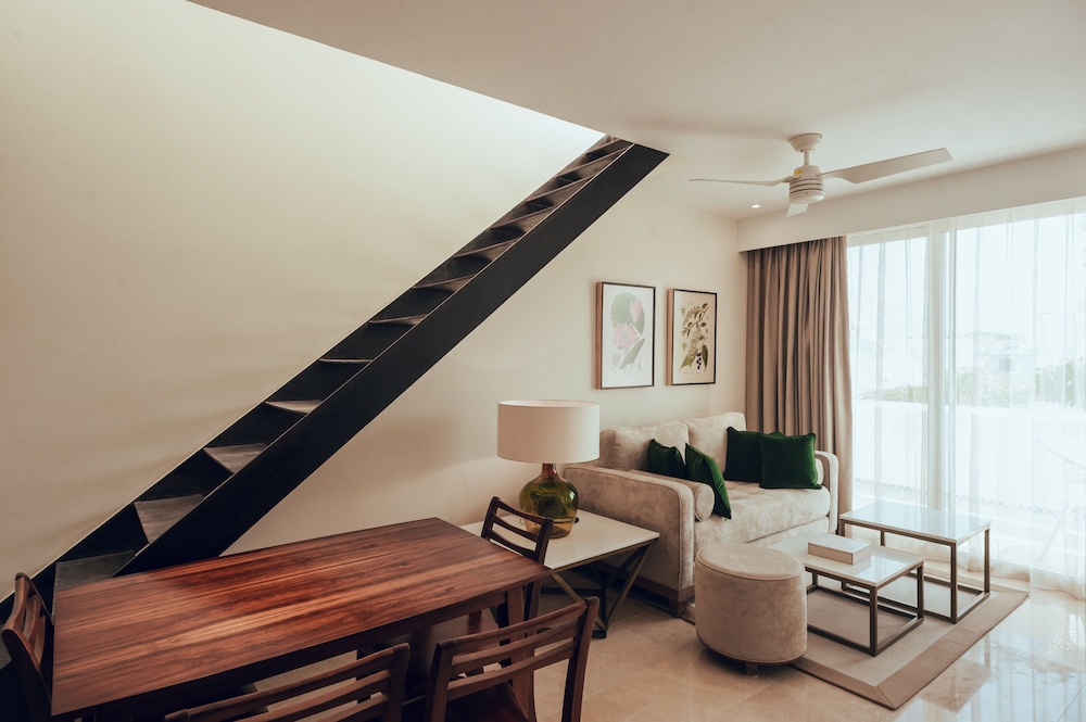 Antera Hotel and Residences 50/66