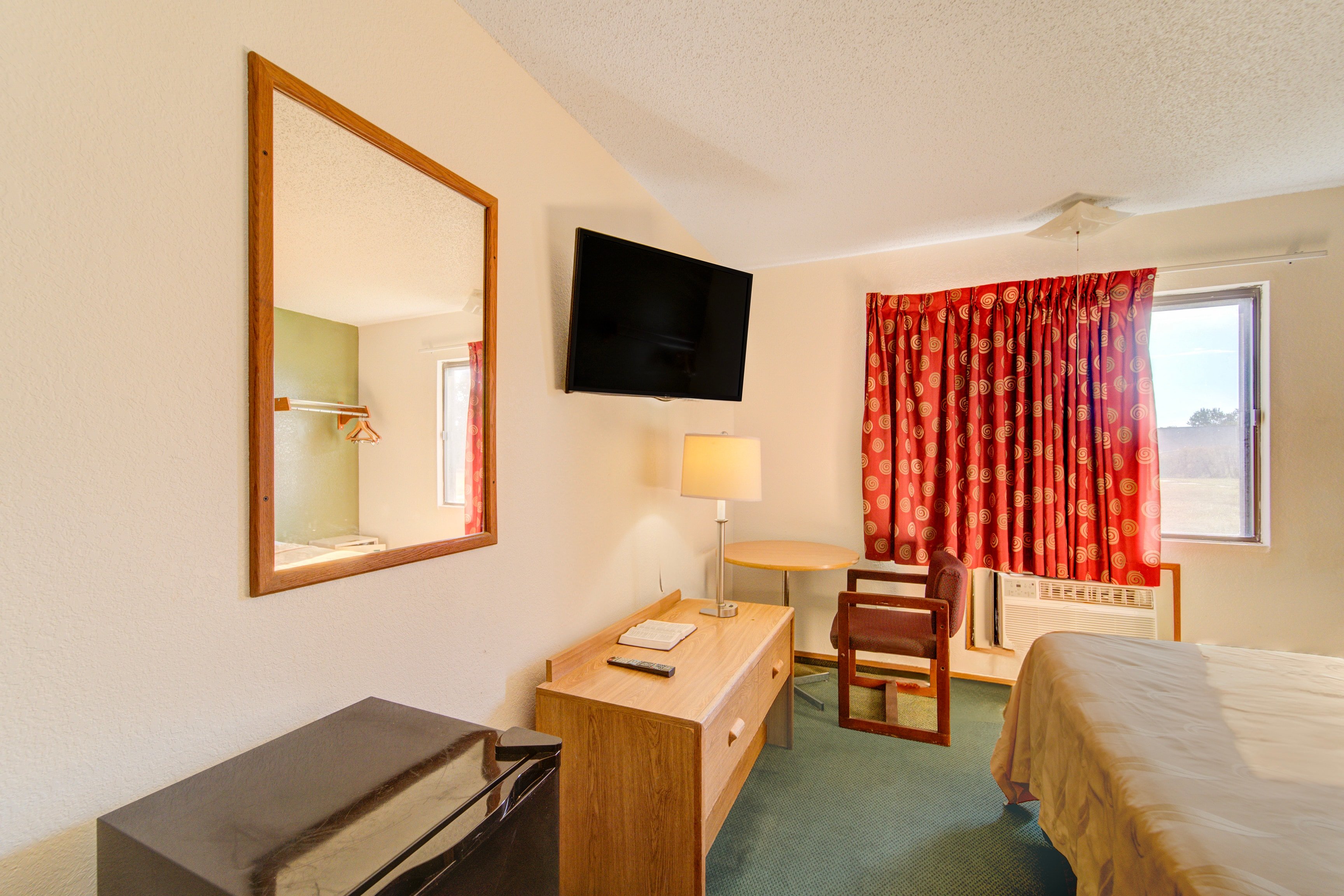 Capital O Amerihost Inn and Suites Kingdom City Hwy 54 MO 42/54