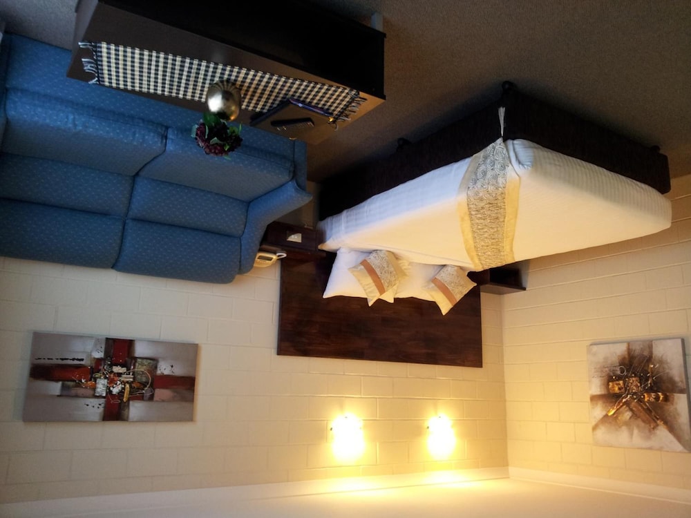 ADMIRAL NELSON MOTOR INN 22/52