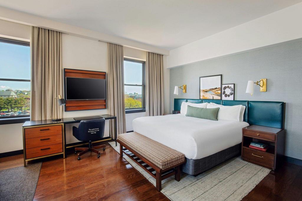 Guest Room, Premium, King Bed, Sofa, Balcony