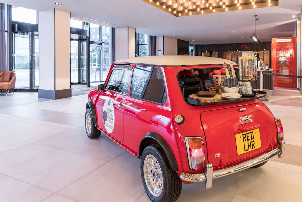Radisson Red London Heathrow 41/64