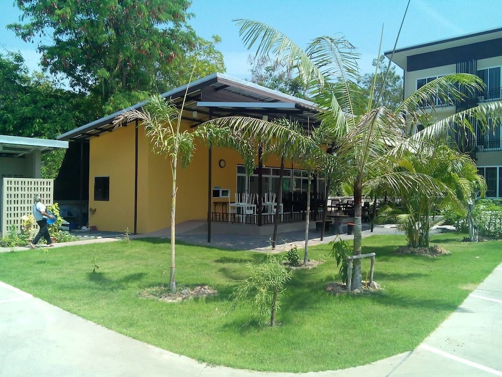 One Fu Hotel 25/28