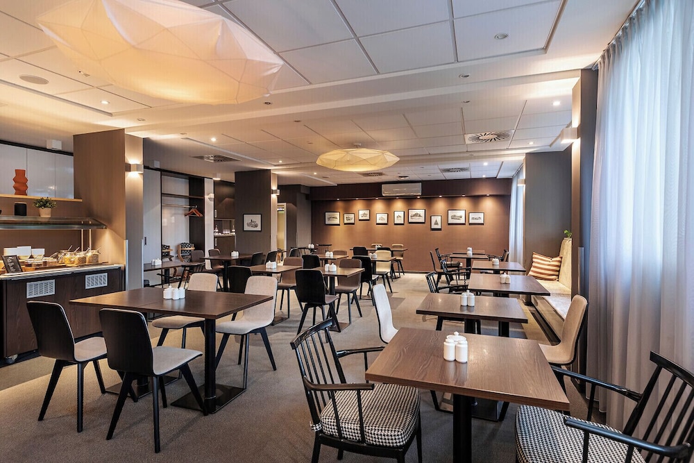 ACHAT Hotel Dresden Elbufer 54/71