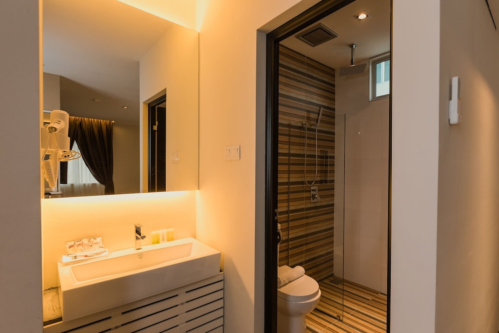 D Elegance Hotel 42/43