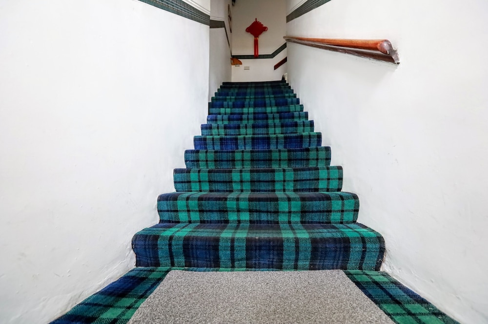 Airdenair Guest House 2/50