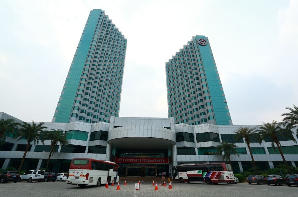 Pantower International Hotel 3/50