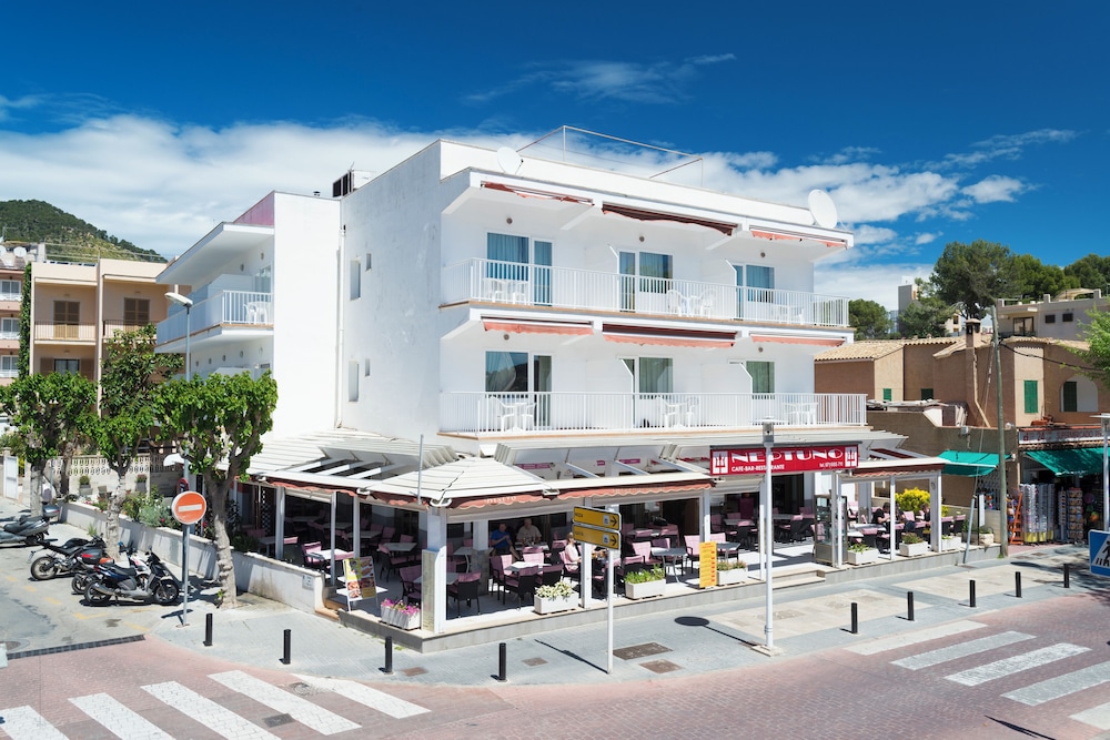 Neptuno Paguera Hostal 2/56