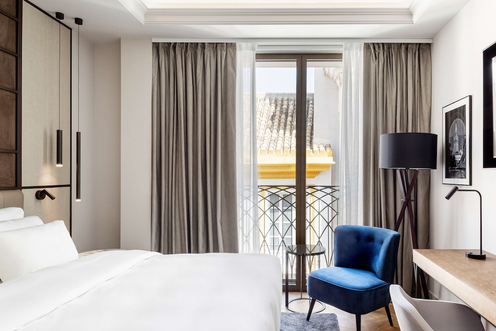 Radisson Collection Hotel, Magdalena Plaza Sevilla 26/73
